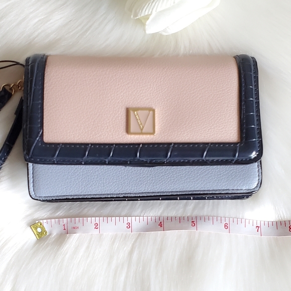 VICTORIA'S SECRET WALLET - Picture 7 of 8